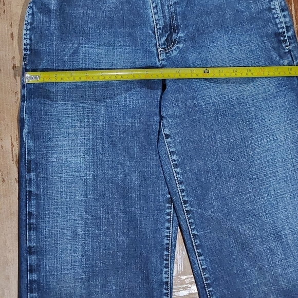 Nautica Womens Aged Wash Denim Cropped Pants W/ Fray Size 8 - Picture 5 of 11